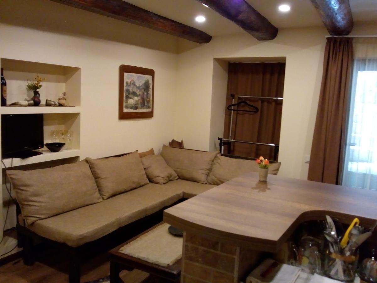 Low Budget Room With King Size Bed Tbilissi Extérieur photo